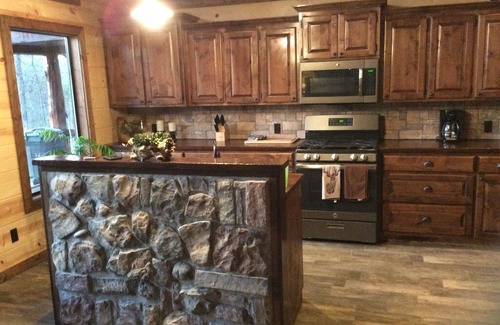 Smithville Cabin | "Riverside Retreat" Luxury on Mountain Fork River.