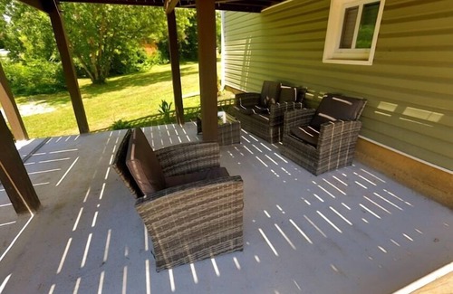 Hagerstown House | Riverside Retreat Sum
