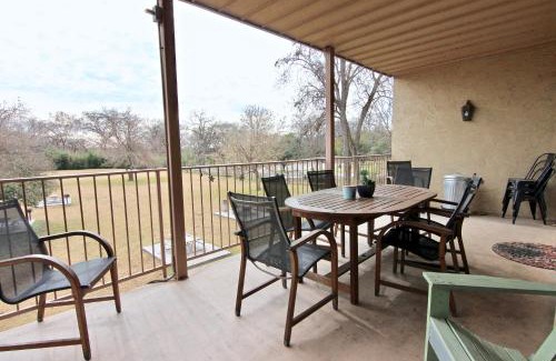 New Braunfels Apartment | Riverside Retreat