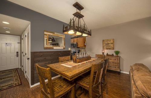 Pigeon Forge Condo | Riverside Retreat Close to Dollywood