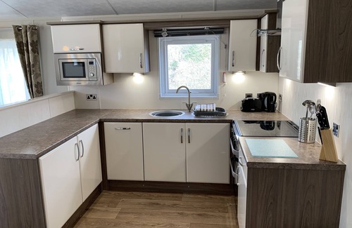 Rothbury Cabin | Riverside Rothbury Superior Lodge