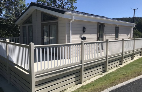 Rothbury Cabin | Riverside Rothbury Superior Lodge