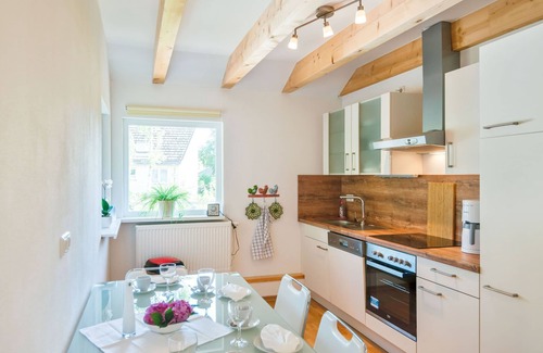Sudwinsen House | Riverside Stay in Sudwinsen