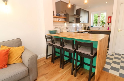 Mabe Cottage | 'RIVERSIDE' SUMMERCOURT, family friendly, with a garden in Penryn