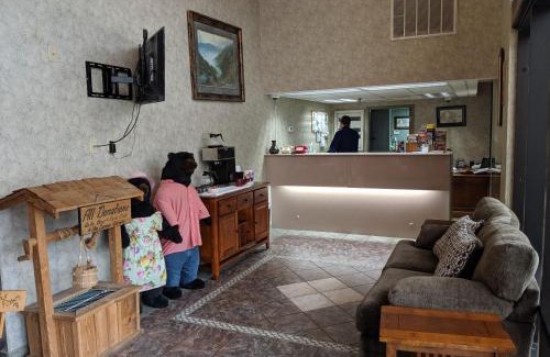 Pigeon Forge Hotel | Riverside Tower