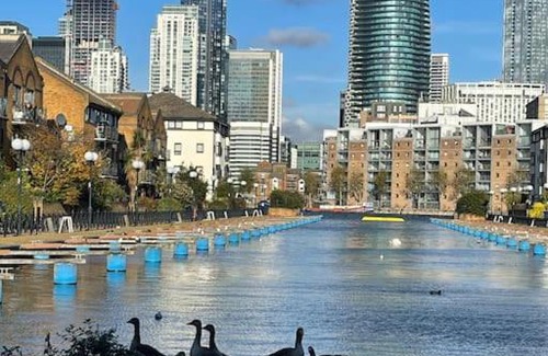 Island Gardens Apartment | Riverside View