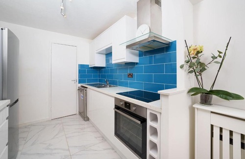 Island Gardens Apartment | Riverside View