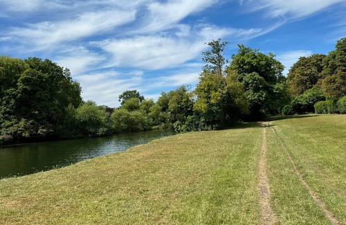 Bray on Thames House | Riverside Walks, Dorney, Windsor, Nr Bray, Sleeps 14, Detached House/parking