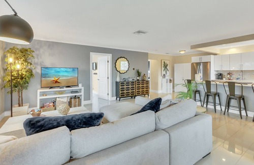 Pompano Beach Apartment | RiversideBright 3: Pompano Beach Retreat