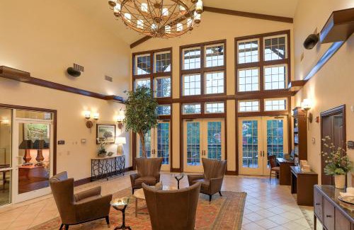 Pigeon Forge Hotel | RiverStone Condo Resort & Spa