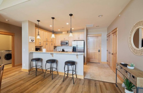 Coeur d'Alene Apartment | Riverstone Retreat- Walk, Shop, Eat & Play!