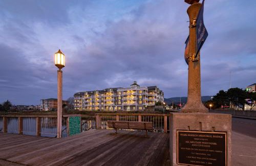 Seaside Hotel | Rivertide Suites