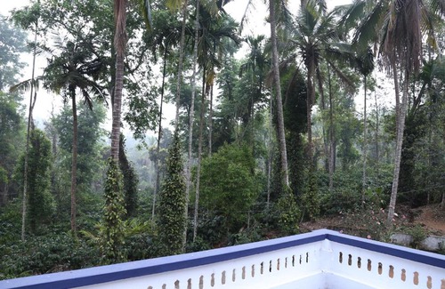 Kakabe House | Riverturns Estate Stay