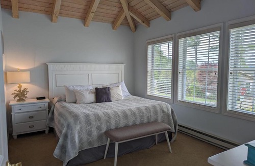 Edgecomb Apartment | Riverview cottage in Edgecomb Sheepscot Harbour Vacation Club Cottage #19