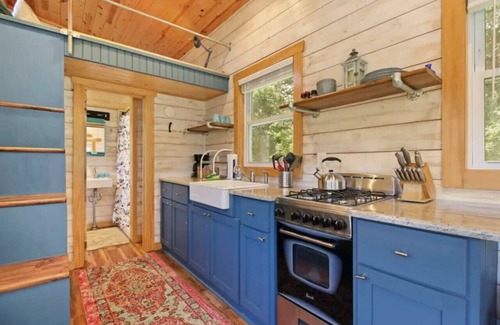 Todd House | Riverview! Fall Discounts-Pet-friendly Fire-pit!