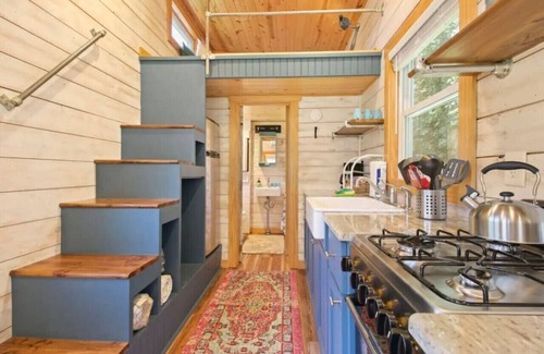 Todd House | Riverview! Fall Discounts-Pet-friendly Fire-pit!