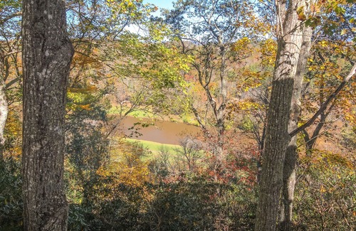 Piney Creek Cabin | RiverView Relaxation - Gorgeous Log Cabin W/Seasonal River Views