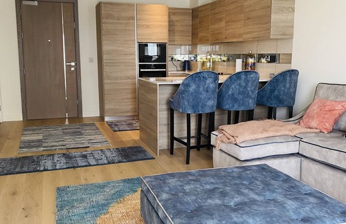 Woolwich Riverside Apartment | Riverview sky apartment 15mins to london city airport