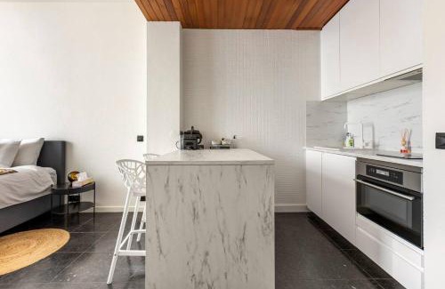 Sint-Andries Apartment | Riverview Studio in Historical Heart of Antwerp
