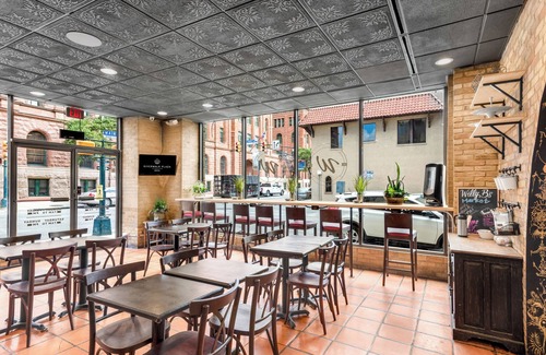 Main - Military Plaza House | RiverWalk Plaza - Double Queen Pool View