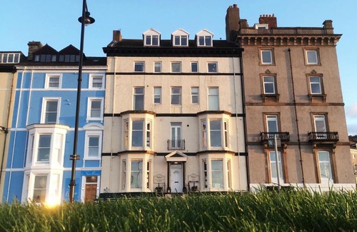 West Cliff House | Riviera Guesthouse