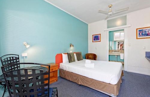 Bundaberg West Hotel | Riviera Motel Bundaberg