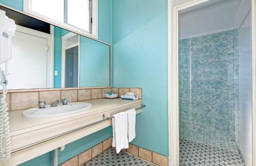 Bundaberg West Hotel | Riviera Motel Bundaberg