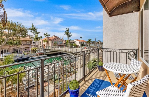 Naples House | Rivo of Dreams