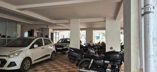 Serilingampally Hotel | RK LION ROYAL GRAND PG coliving