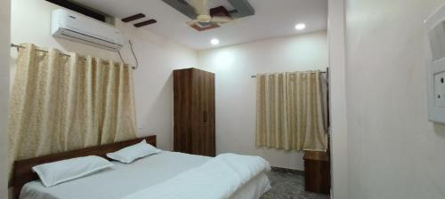 Wanparthy Hotel | RK RESIDENCY