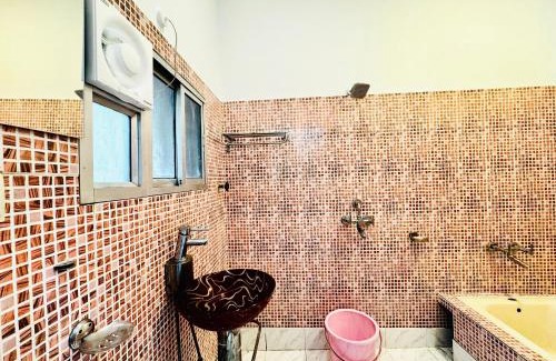 Kalighat Hotel | RM Guest Home