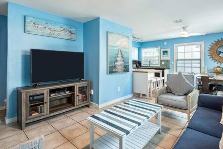 Old Town Apartment | Road's End