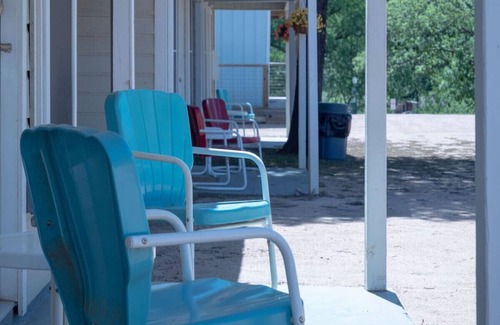 Kerrville Cabin | Roadside Double Queen Cabin w/Carport #1