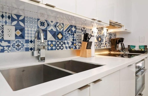 South Pointe House | Roami at 250 Collins | Pool | Next to Beach |1 Bed