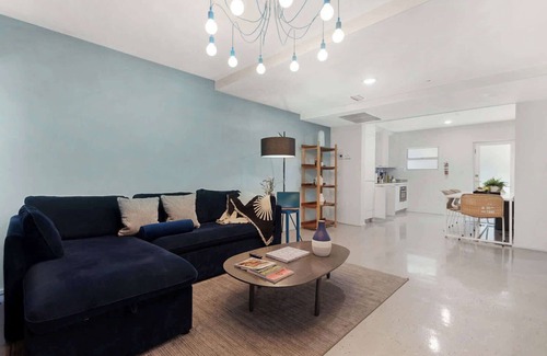 South Pointe House | Roami at 250 Collins | Pool | Next to Beach | 2 Bed