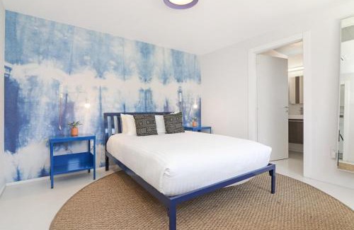 South Pointe Apartment | Roami at 250 Collins