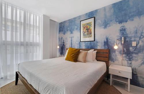 South Pointe Apartment | Roami at 250 Collins