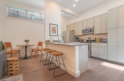 Central Business District House | Roami at Bourbon Place | 1 Block to Bourbon St.