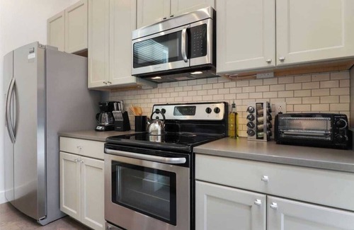 Central Business District House | Roami at Bourbon Place | 1 Block to Bourbon St.