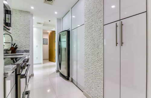 Brickell Apartment | Roami at Brickell Arch | Pool | 3 Bedroom