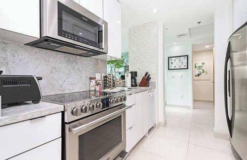 Brickell Apartment | Roami at Brickell Arch | Pool | 3 Bedroom