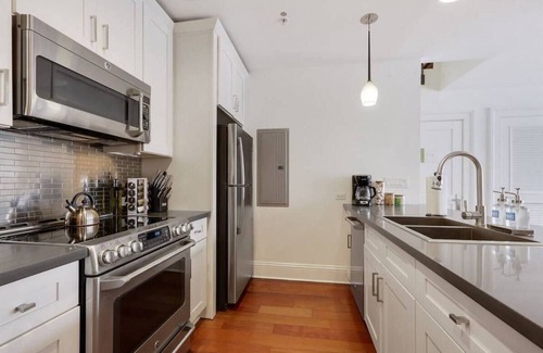Central Business District House | Roami at Factors Row | 2-Story |Bourbon St. |3 Bed