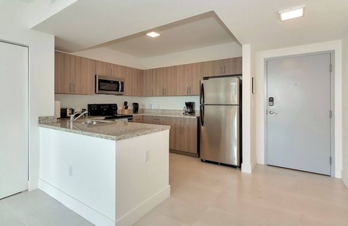 Coral Way Apartment | Roami at Grove 27 | Group Friendly | 3BR CMB #34