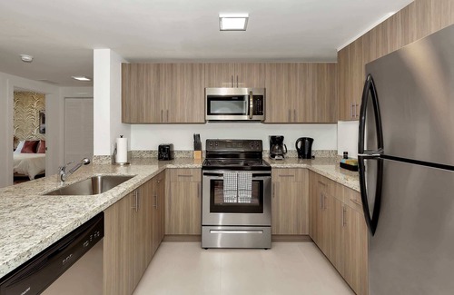 Coral Way Apartment | Roami at Grove 27 | Group Friendly | 5BR CMB #36