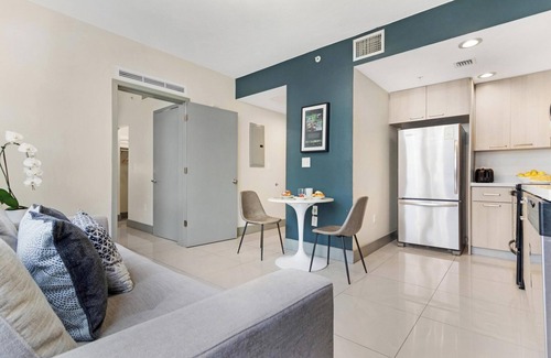 Brickell Apartment | Roami at Habitat Brickell | Gym | Combo #89