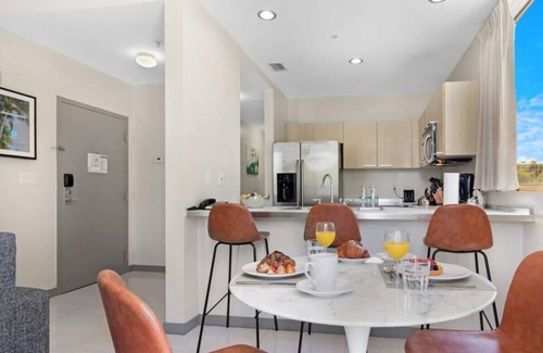 Brickell House | Roami at Habitat Brickell | Pool + Balcony | 1 Bed