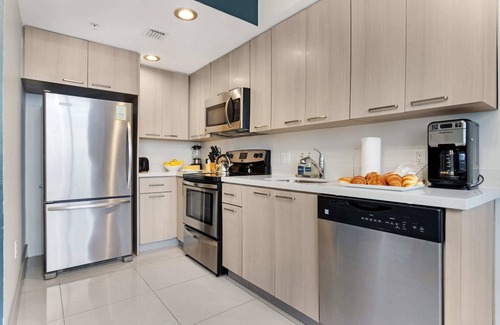 Brickell House | Roami at Habitat Brickell | Pool+Gym | 1 Bedroom