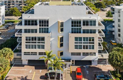 Sunny Isles Beach Apartment | Roami at Sunny Isles