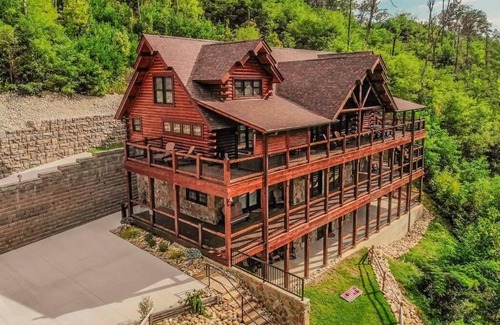 Gatlinburg House | Roaring Fork Lodge