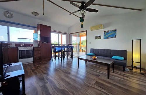Jonesville House | Roatan - Quiet 2 bedroom oceanfront home with amazing views